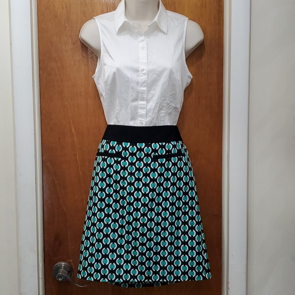 Cute geometric skirt.